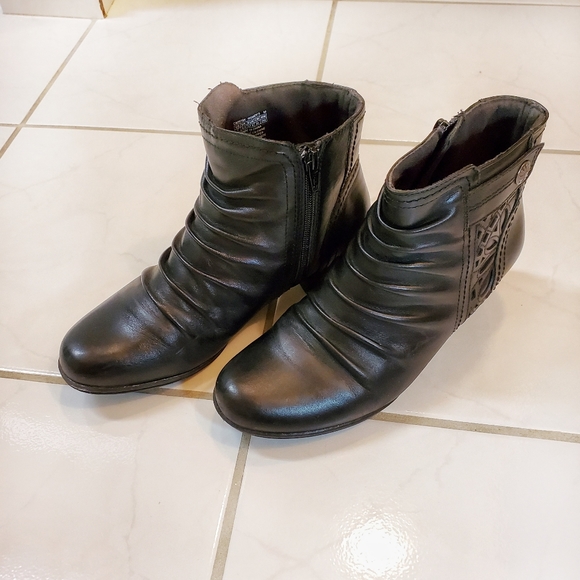 Rockport Shoes - Rockport Cobb Hill black ankle boots 💙